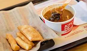 肯德基上新“河南早餐三件套”，胡辣湯油饃頭菜角均是“千味央廚造”