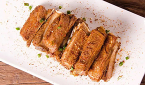 羊肉湯、羊蝎子、牛腩煲、小炒黃牛肉……爆款頻出，看預(yù)制菜玩家們?nèi)绾巍芭胙蛟着！?/>
                </div>
                <div   id=