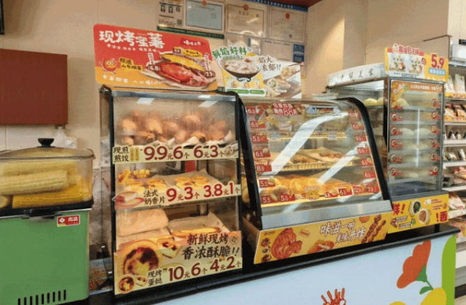  被吐槽“越來越雞肋”！商超熟食強勢崛起，便利店包子卻在掉隊？